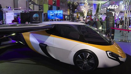 Empresa apresenta carro voador