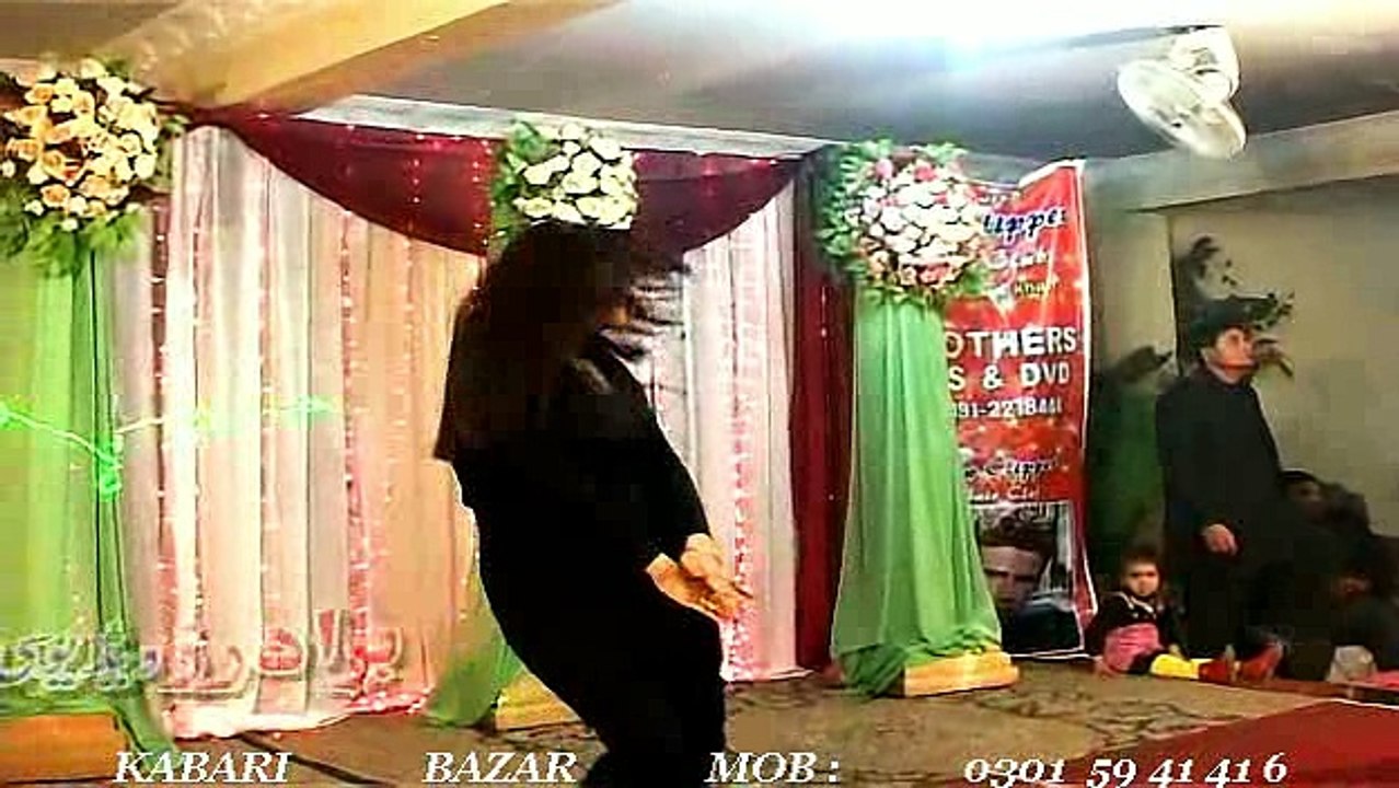 Kiran Khan Hot Dance on Stage