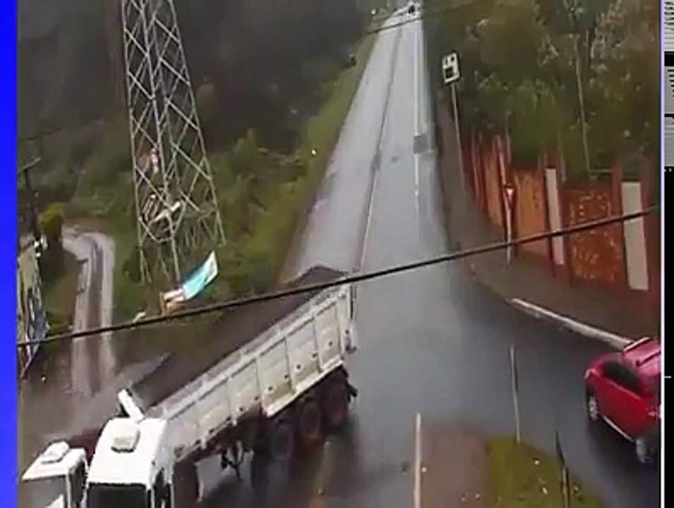 Vids - Never park near trucks.. too dangerous