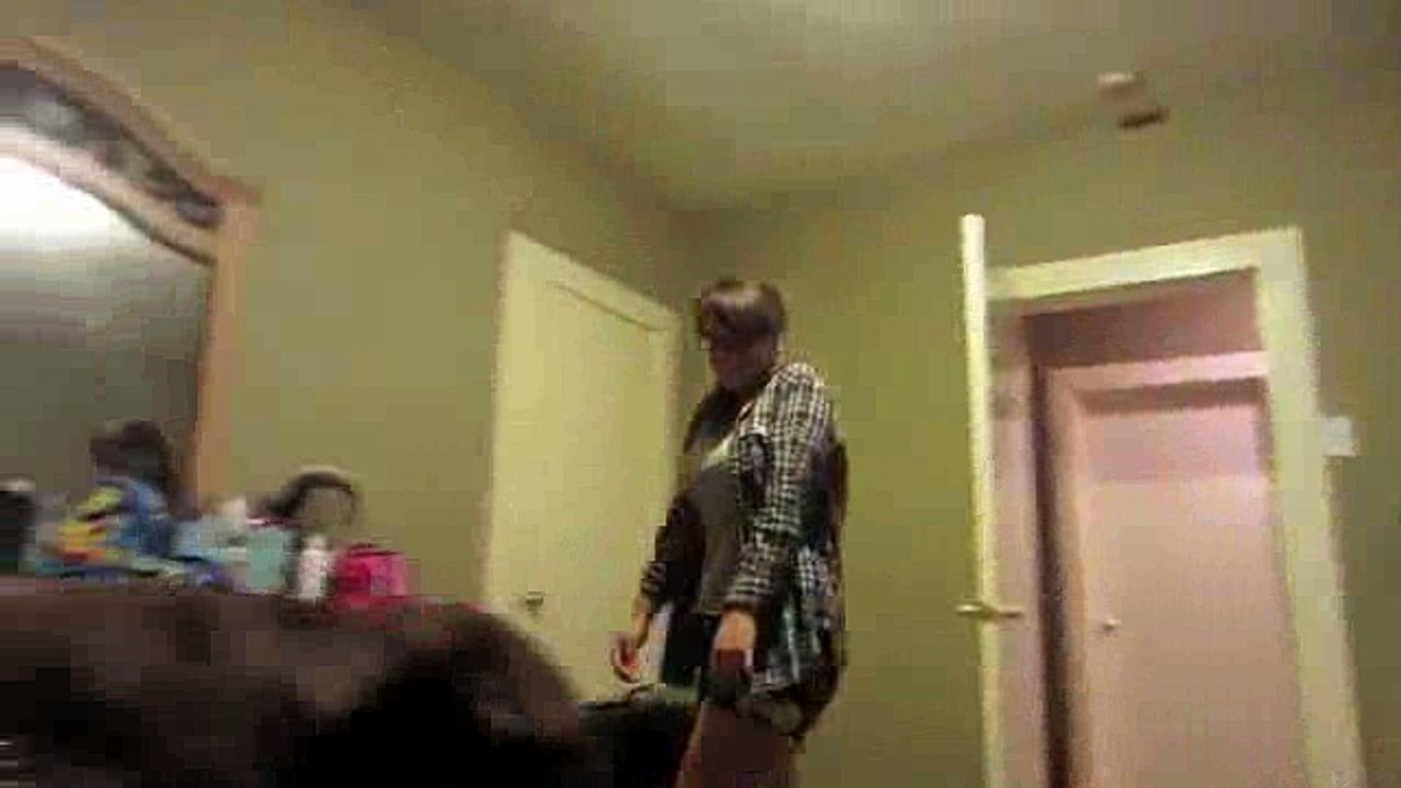 143.TICKLE FIGHT!_clip7