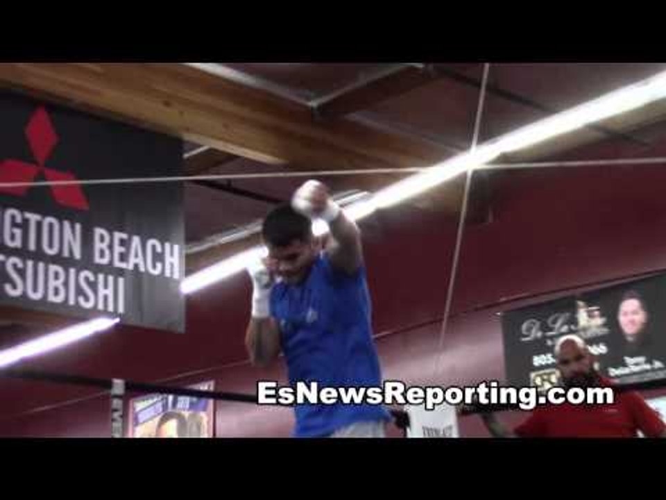 maidana in camp for mayweather 2 fight almost breaks trainers wrist with a punch EsNews