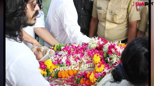 Vinod Khanna son Sakshi Khanna Bollywood DEBUT DELAYED; Here's Why | FilmiBeat