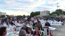 Chp,mhp ve AK Parti Belediye'nin Meydan İftarında Bir Araya Geldi