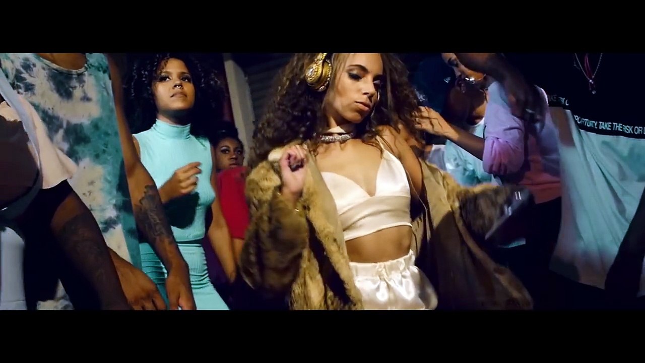 Lola Salles Eu Fui Part. Luccas Carlos (Clipe Oficial)