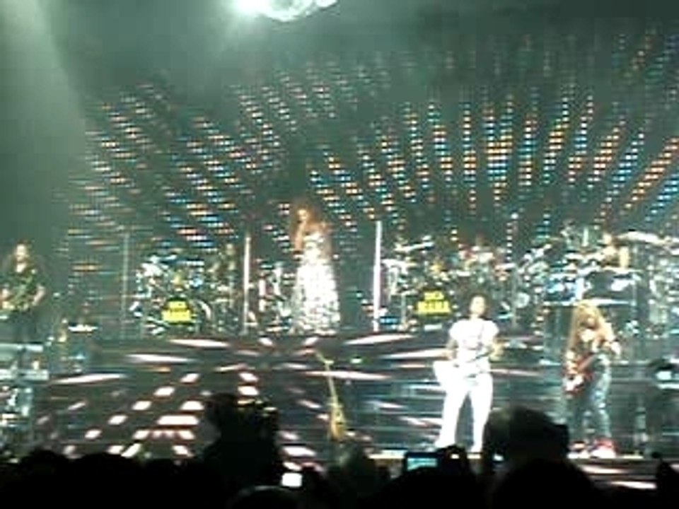 Beyonce- Crazy in love (live @ Wembley June 07)