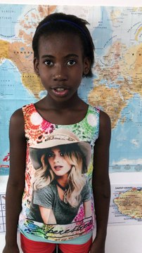 Chanson Frère Jacques par les élèves de l'école S. Bomel (2/3 - malgache de Diego Suarez)