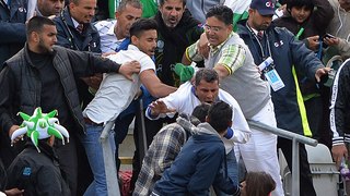 India Pakistan Fans Fight on India Vs Pakistan Final Champions Trophy || fight india vs pakistan