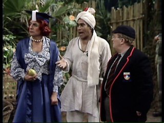 It Ain't Half Hot Mum S06E03 The Great Payroll Snatch