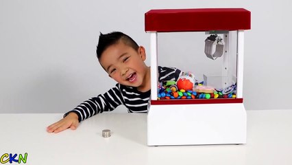 Chocolate Candy CLAW MACHINE Fun With Kinder Surprise Egg Peppa Pig Cookie Chup