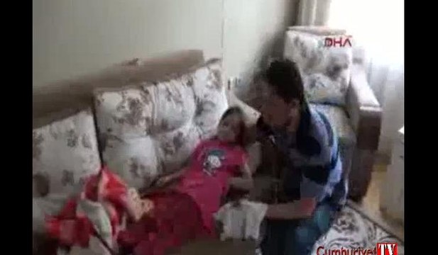 Canı sıkıldı, iki çocuğu sırtından vurdu