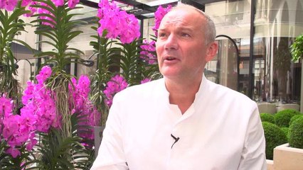 À Table ! Le bar aux asperges et caviar de Christian Le Squer