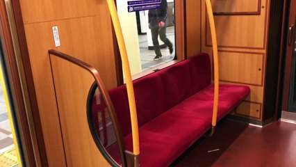 00_Tokyo Metro -Ginza Line - Retro style new train