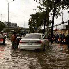 Download Video: Motorists Negotiate Flooded Streets of Ho Chi Minh City