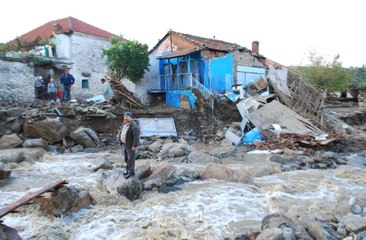 Mescit Alanı Meyhaneye Dönüştürülen Köy, Felaketten Kurtulamıyor