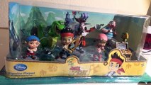 Unboxing Disney figurine playset Jake in the Never Land Pirates Treasure Chest-Aximujdfv
