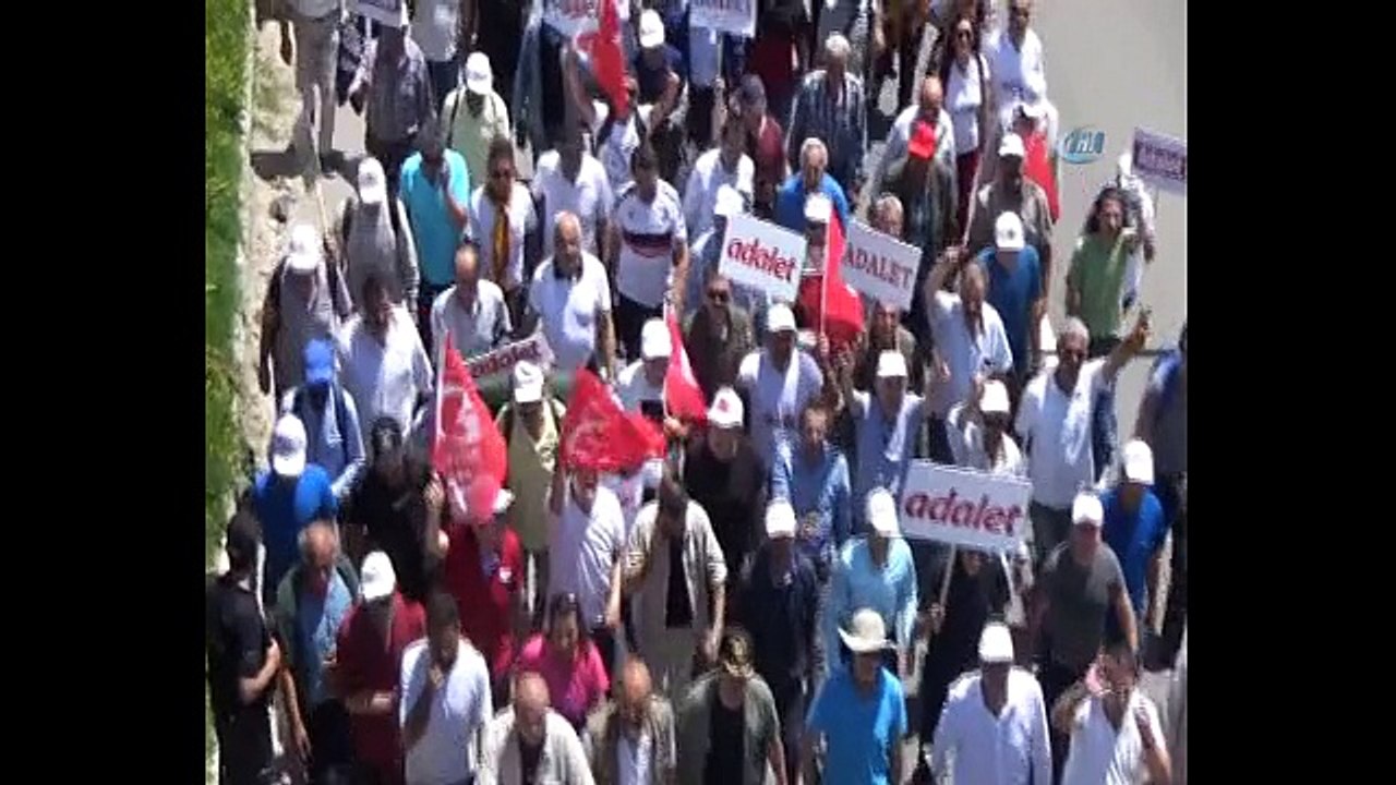 CHP yürüyüşüne "Rabia" işaretli tepki: Şehitler için yürüyün!