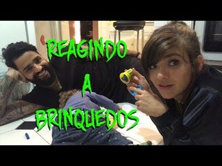 BRINQUEDOS NO CHÃO - KAREN JONZ, LUCAS SILVEIRA E SKY