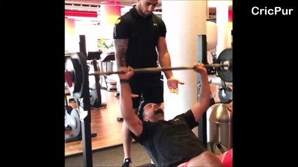SURESH RAINA working out in the GYM doing BENCH PRESS | CricPur