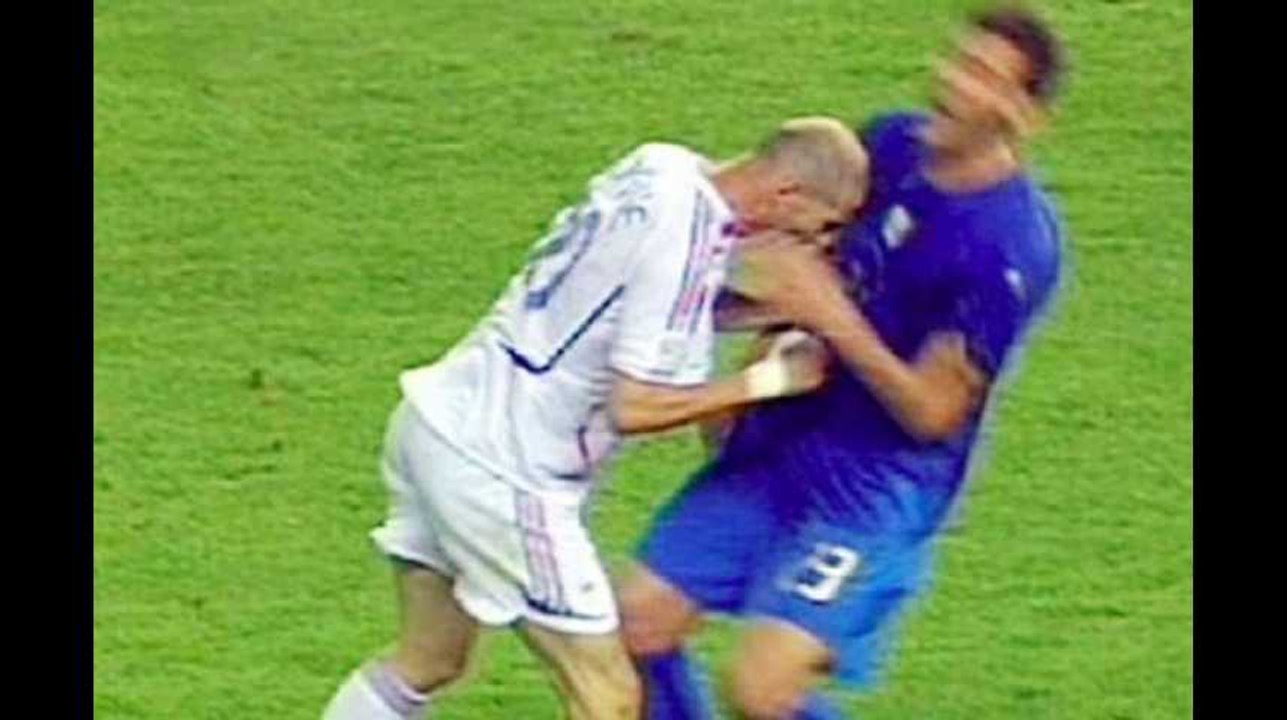 Zinedine Zidane : Ses plus gros pétages de plomb sur le terrain (Vidéo)