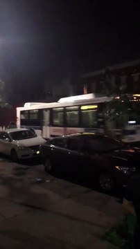 Quand tu croises un bus vide, à fond en marche arrière et qui fini par se crasher... Violent