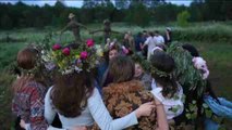 Bielorrusia celebra la llegada del verano con flores y música