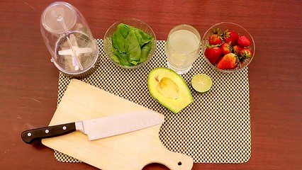 Batido de piña y jengibre con agua de coco
