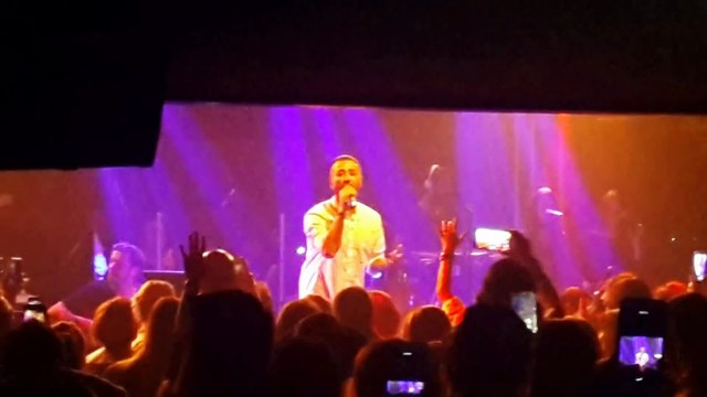 TAN TAŞÇI - Gitme Seviyorum (Harun Kolçak cover) - Konser - Canlı - Jolly Joker Antalya