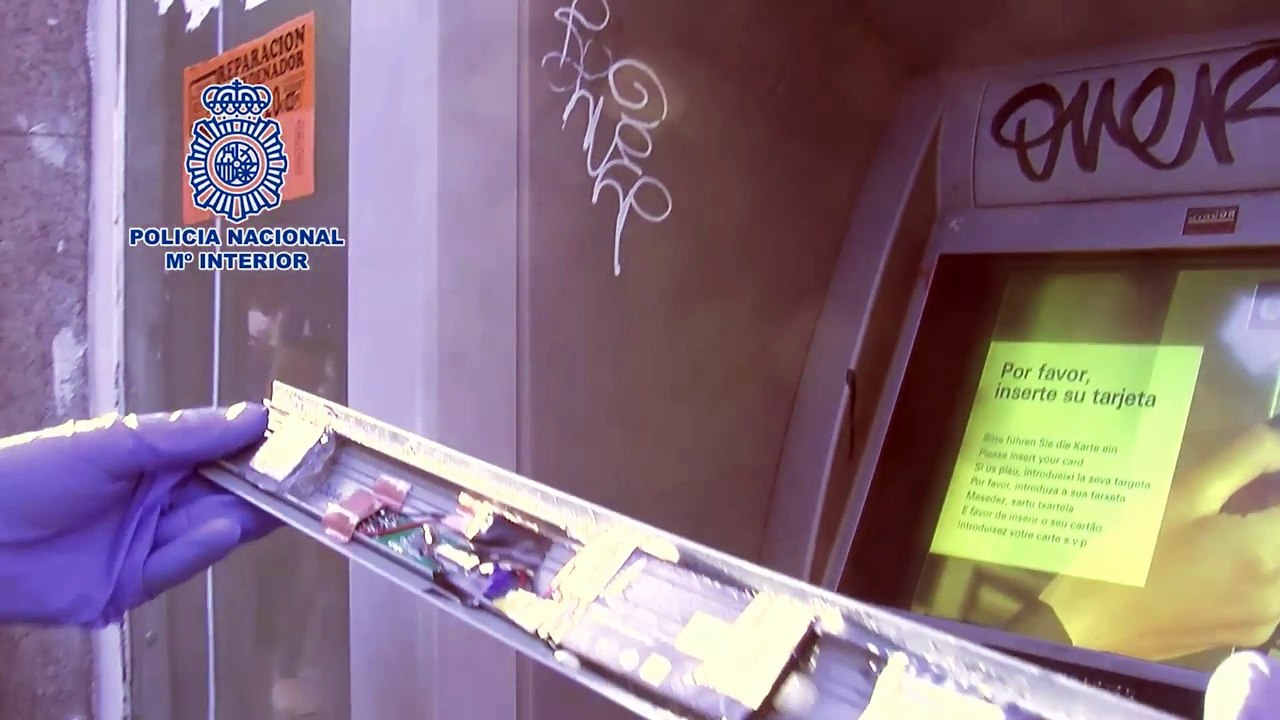 Policía de España y Bulgaria desarticulan una banda que atacó 200 cajeros mediante skimming
