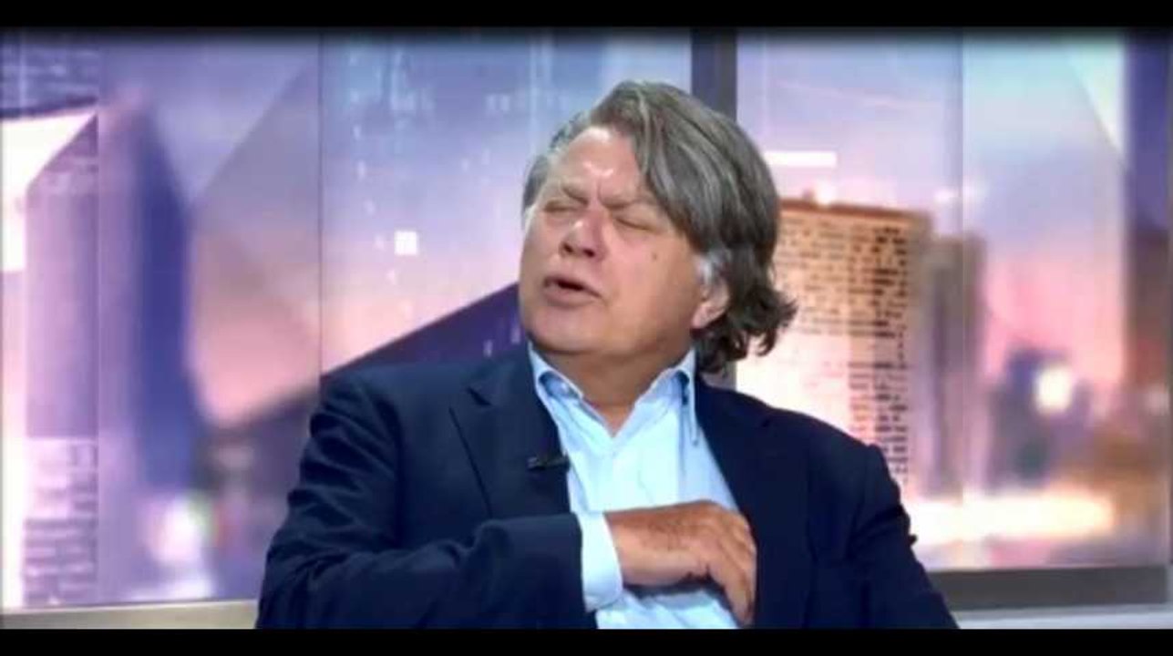 Gilbert Collard s'endort devant le discours de François Bayrou sur LCI (vidéo)