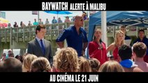 Tu regardes mes sеіns - BAYWATCH : Alerte à Malibu EXTRAIT (2017)