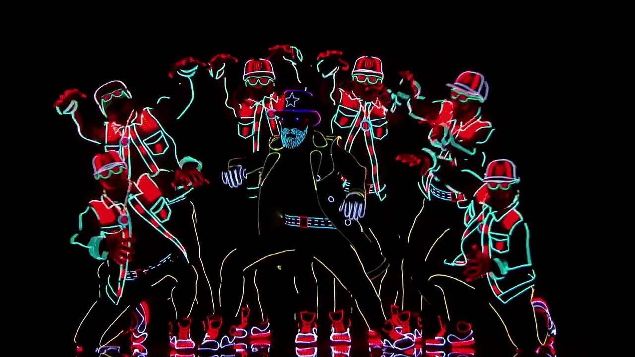 La performance de danse et lumières LED de Light Balance.