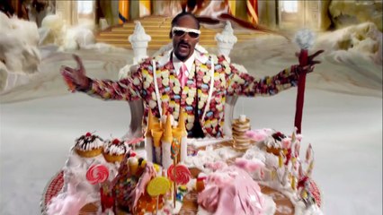 Katy Perry Reacts To Her Music Videos (Witness World Wide)