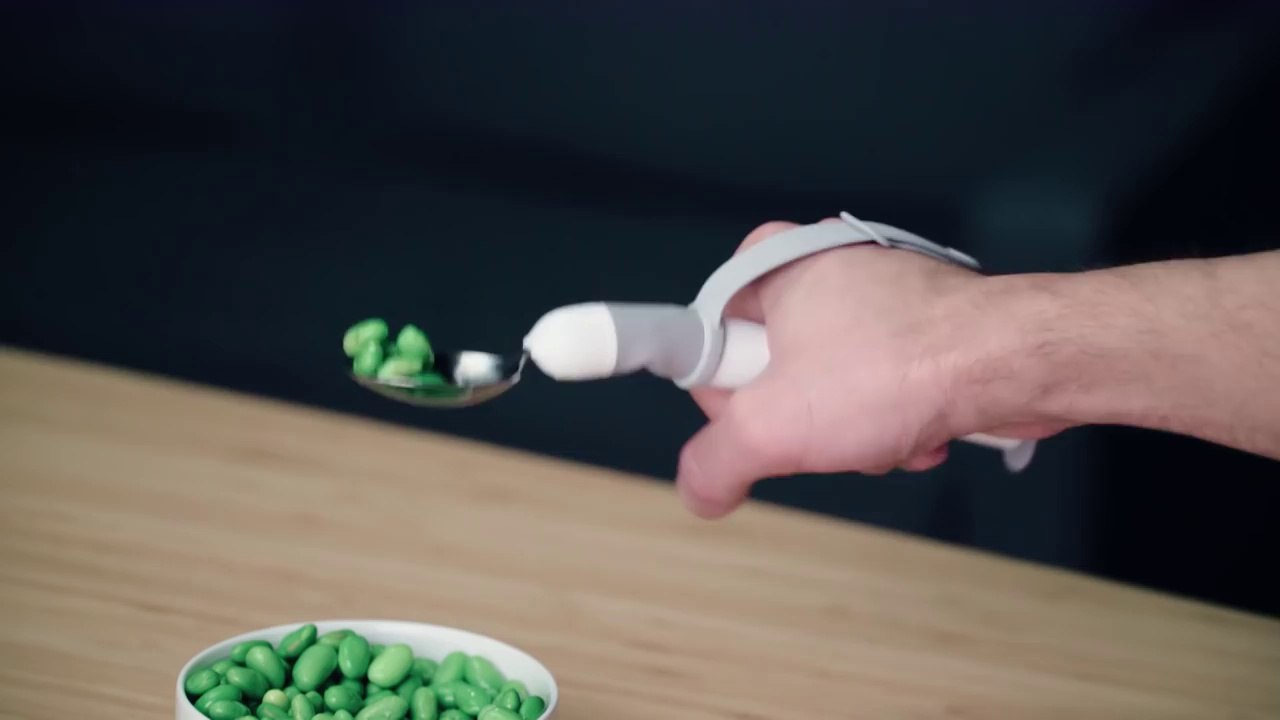 Liftware, the smart spoon that people with disabilities - Vídeo Dailymotion