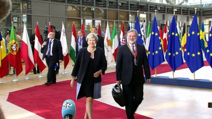 May apresenta projeto para 'proteger' europeus no Reino Unido