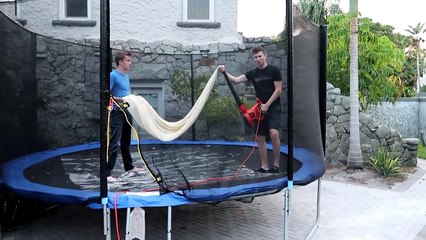 2 PEOPLE INSIDE a GIANT 20ft BALLOON CHALLENGE!! (COMPLETELY INSIDE)