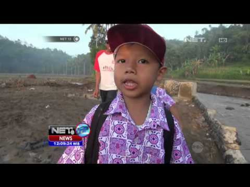 Warga Menyebrangin Sungai dengan Seutas Tali di Sukabumi - NET12