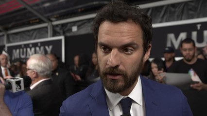 Jake Johnson Talks About Tom Cruise At 'The Mummy' Premiere