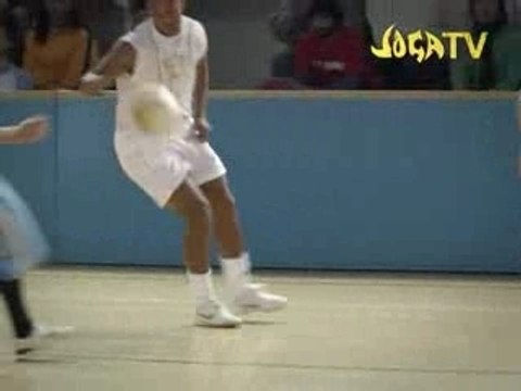 8 nike joga bonito - ronaldinho alegria
