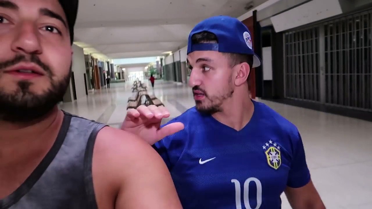 (SUBWAY) SNEAKING INTO ABANDONED SUBWAY // OVERDAY CHALLENGE IN AN ABANDONED SUBWAY!!