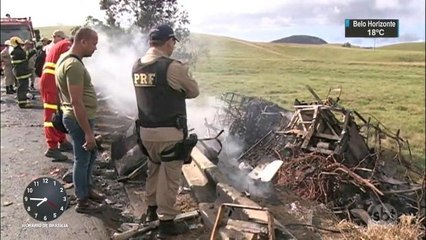 Acidente na BR-101 deixa 21 mortos