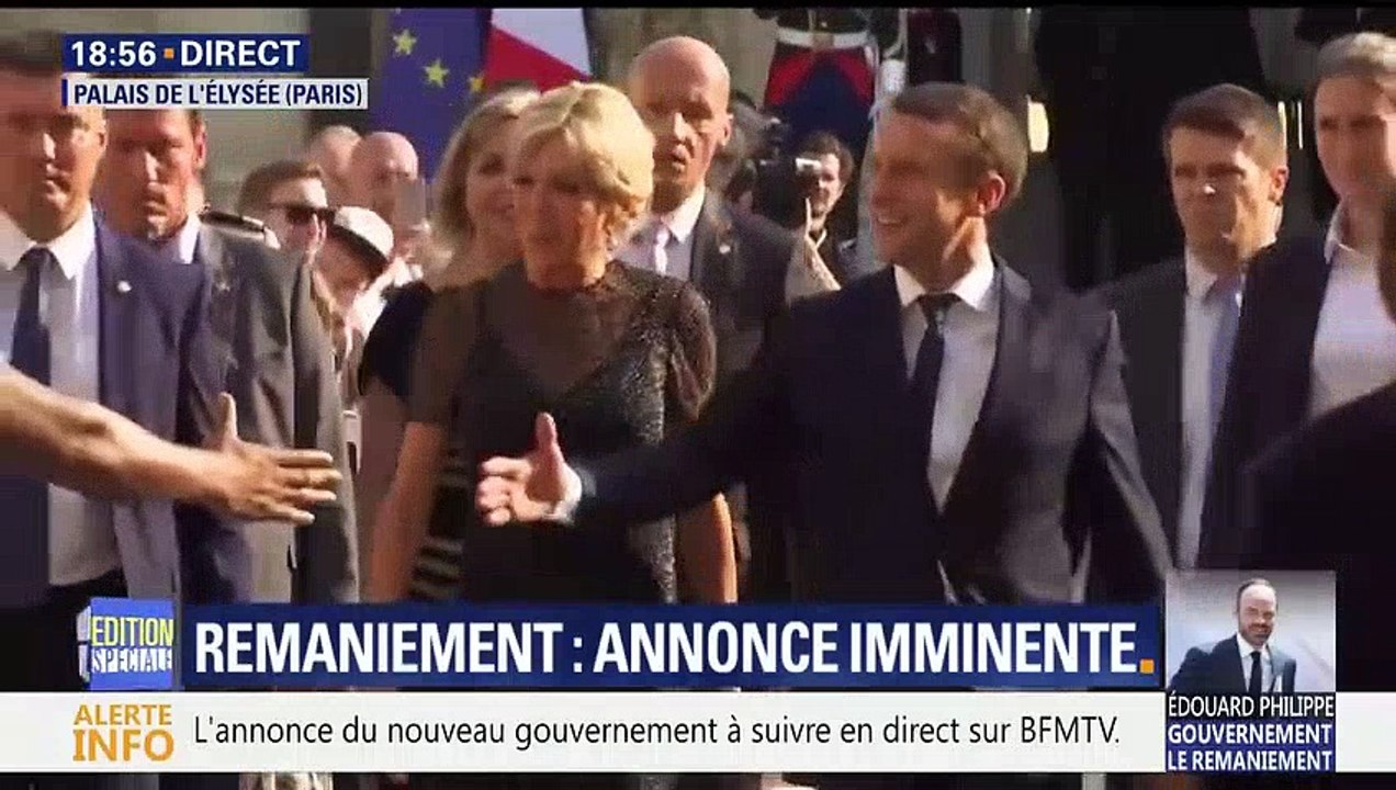 Un Youtubeur refuse de lâcher la main d'Emmanuel Macron à l'Elysée