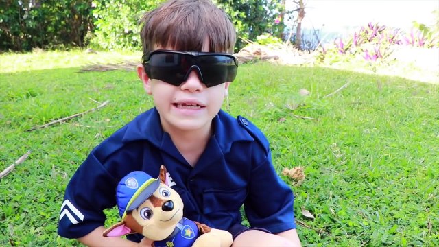 BAD BABY KID Steals McDonalds Toys GETS TRAPPED! Eat McDonalds HAPPY MEAL Family Fun Pret