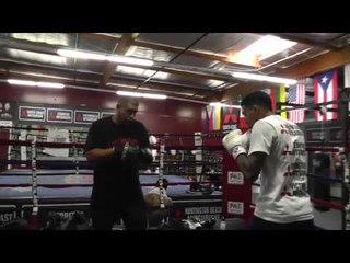 pakistani boxer uzi cheema working mitts in oxnard EsNews boxing