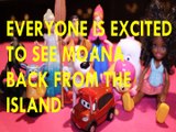 EVERYONE IS EXCITED TO SEE MOANA BACK   SPIDERMAN BENNY MAX SKYE CARS 3 GIDGET ELSA ANNA BOOTS BARBIE Kids Video