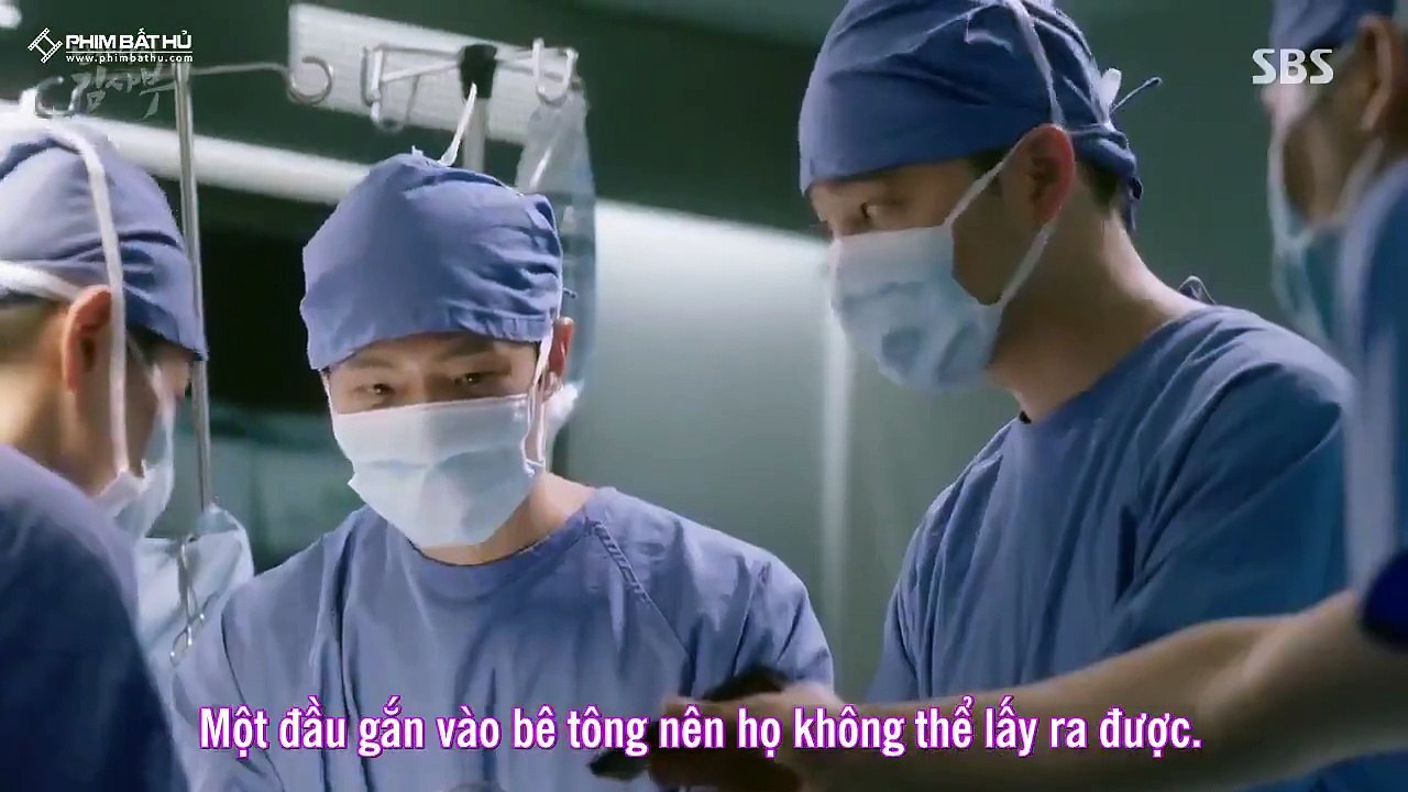 Nghẹt thở từng giây luôn. Gái ngành Y bản lĩnh thật!
