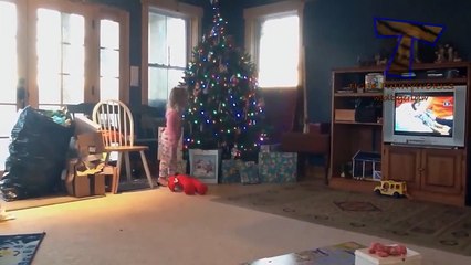 Funny KIDS failing at CHRISTMAS - Kid fail compilation