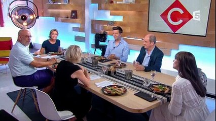 Regardez les adieux d'Anne-Sophie Lapix qui présentait "C à vous" pour la dernière fois sur France 5 hier soir