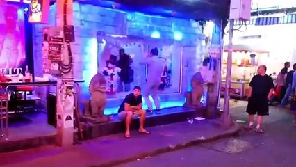 Bangkok night life beautiful hot girls walking road (25)