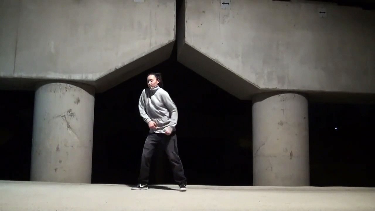 Female Dubstep Dance - Dance Like a Boss Ep. 2