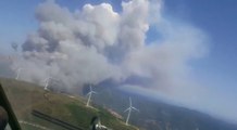 Images spectaculaires des incendies au Portugal filmées dans un Avion bombardier d'eau